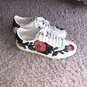 Gucci Ace Floral Embroidered Sneakers